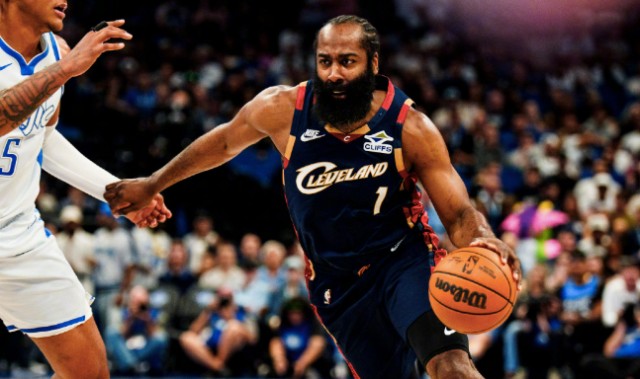 九游体育官网-爆大冷！骑士无缘13分大逆转：全场开心欢呼，哈登空砍30+6+8