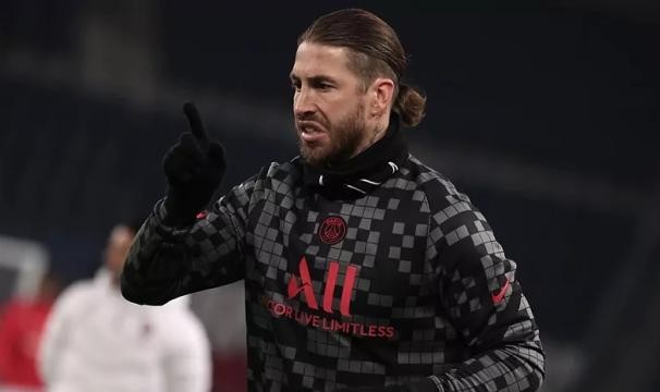 九游体育官网-又该提前退休了？专家：拉莫斯的小腿肌肉已很脆弱