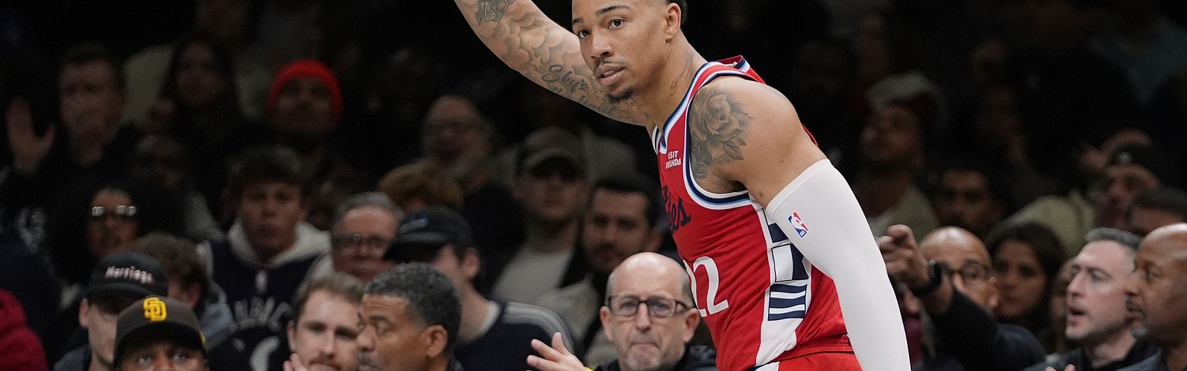 九游手机版-美记：快船目标是空出一到两个名额 降低总薪资转正米勒和桑德斯